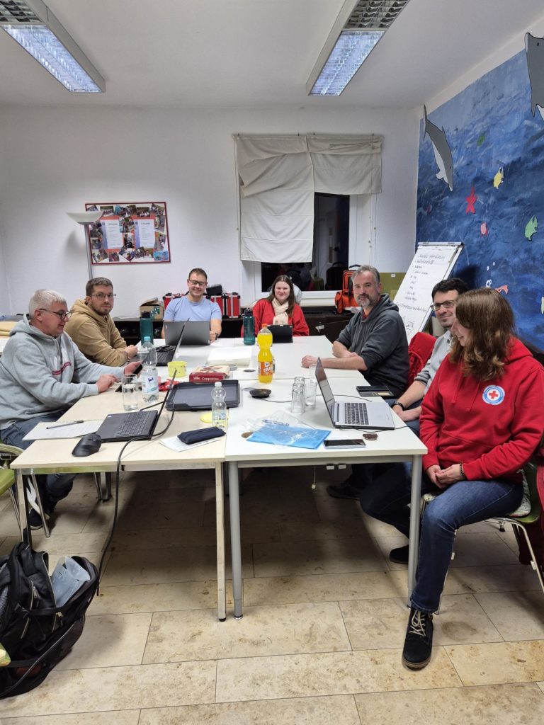 Ausbilder Rettungsschwimmen im fachlichen Austausch